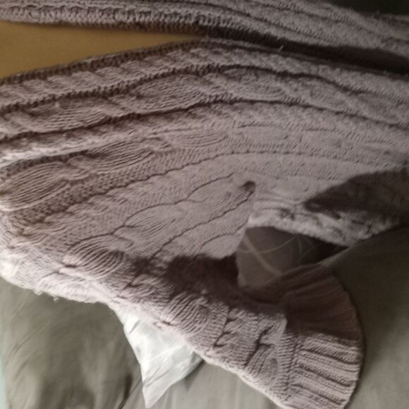 Cozy Cable Knit Sweater - Taupe - Picture 4 of 7